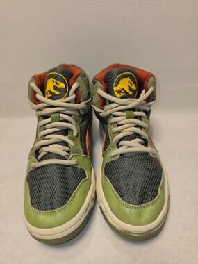 PUMA Rebound Layup Sl Jurassic World Land High Top youth Size 4 Sneakers